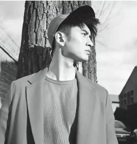 佛系男友张云龙说穿上驼色的春天比黑白灰更高级
