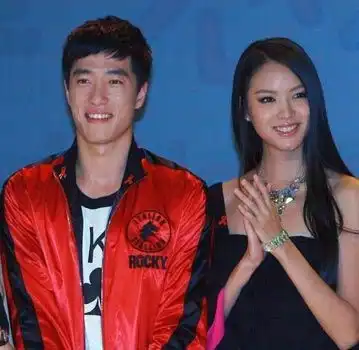 第一小姐张梓琳腿长1.22米,艳压106国美女,却嫁给普通人
