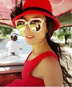 信阳这位50岁妈妈厉害啦身材完爆少女啊与儿子站一块像情侣似的
