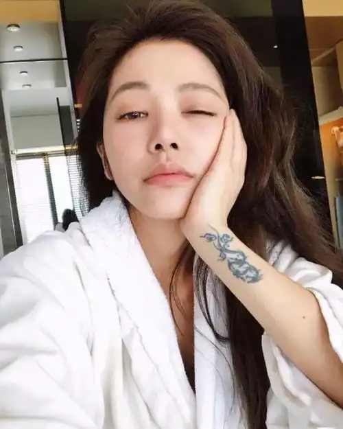 44岁台湾少女年龄算个p这才是中国男人最想娶的女神

