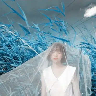 绿色森系女生唯美头像图片,穿着婚纱的女生
