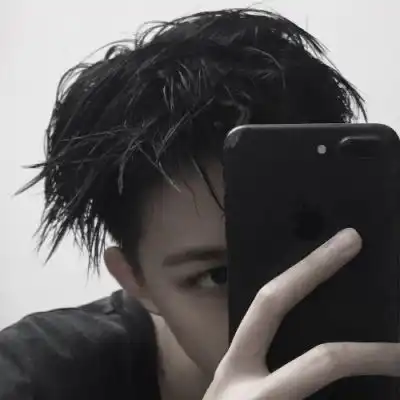 2023帅气小奶狗微信头像
