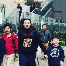 张柏芝被知名作家点名做你家孩子可怜谢霆锋ins撑腰真男人
