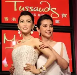 杨幂家亲姐姐驾到,这么美让她们情何以堪

