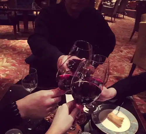 永远不要低估爱喝酒的人
