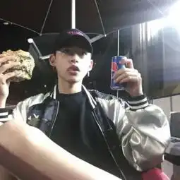 求这个图的情侣头像
