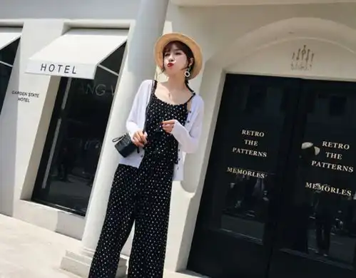 微胖女生穿什么好看,这4款港风套装贼棒
