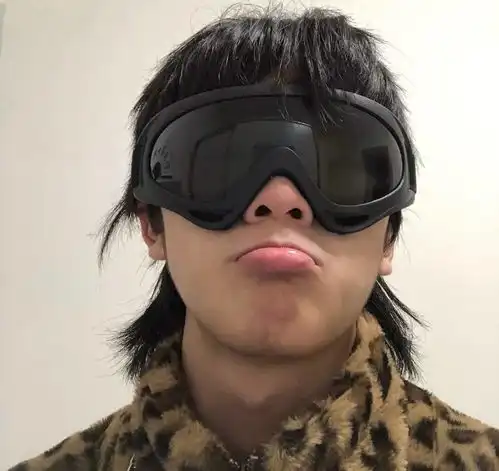 酷帅酷帅的男生头像
