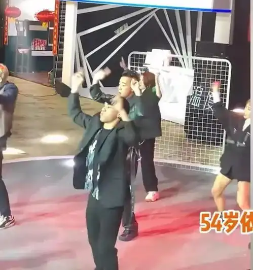 猫七七网红高调结婚,掉下神坛也只是弹指一挥间

