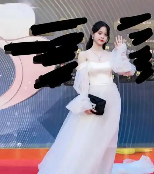 6个被身材拖累的红毯女星蒋欣骨架大,沈月五五分,马思纯壮实
