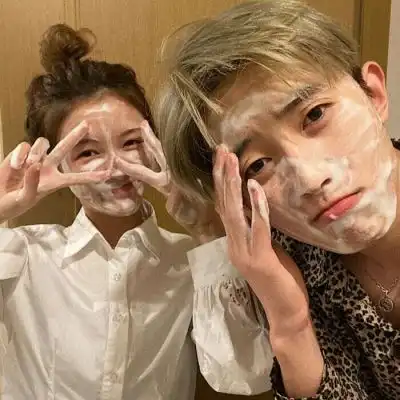 五月情侣头像幸福恩爱2020学生范青春情侣头像
