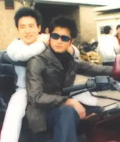 男星合影和林志颖一起钟汉良被吐槽丑哭
