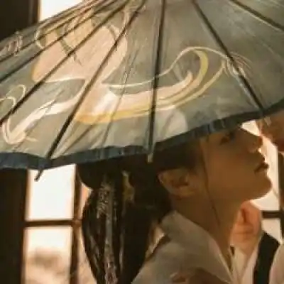 古风情侣头像一左一右唯美情侣头像真人一人一半
