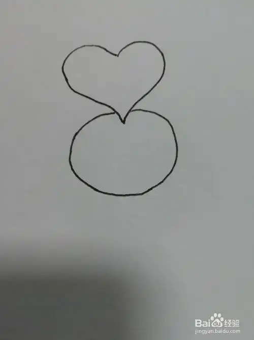 简笔画28举着爱心的小人
