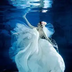 水中婚纱摄影
