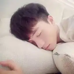 帅哥睡觉觉酷雅头像别吵醒我,收藏我吧堆糖,美好生活研究所
