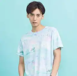 男生中分短发发型韩式复古时尚
