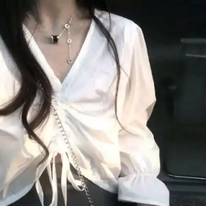 qq女生霸气头像,比较冷酷的美女
