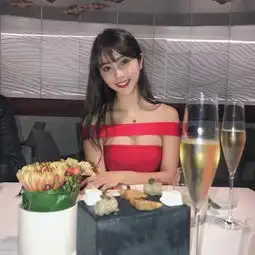 台湾混血网球美女透视黑丝装火辣撩人

