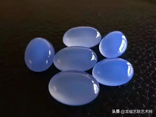 翡翠戒指蛋面颜色选择指南如何分辨优质翡翠翡翠戒指蛋面什么颜色为优质
