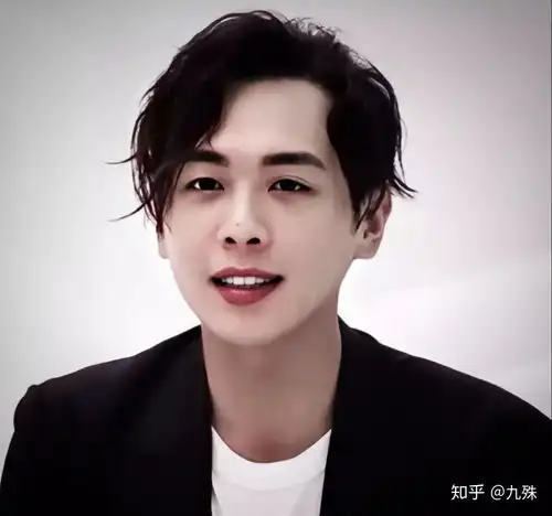 有没有张若昀一些很好看可以做壁纸的照片
