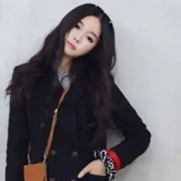 灰色背景黑色衣服,这张女生头像的情侣头像男生的谁有谢谢
