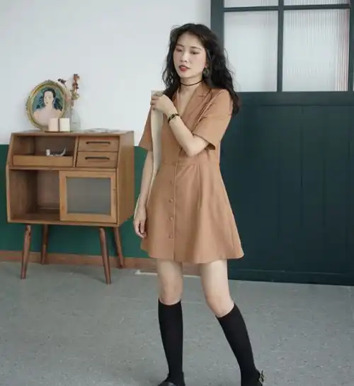 收腰显瘦a字裙,法式复古西装领,小女人的性感味道
