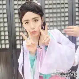网友发起了第一届女装大佬竞赛,我打开照片一看
