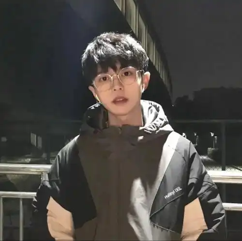 男生头像去发光不是被照亮
