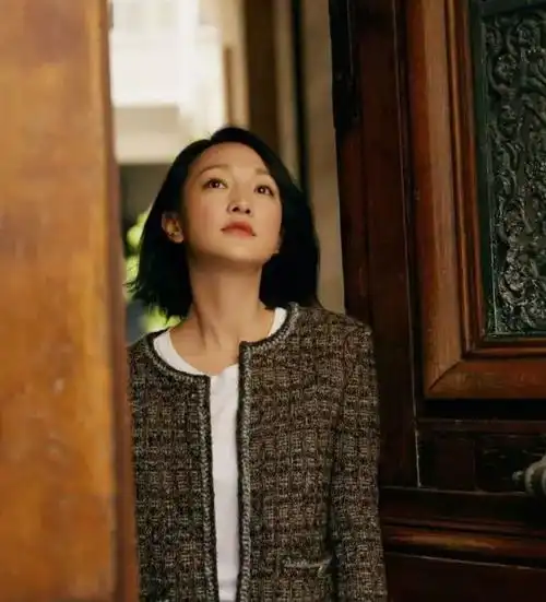 44岁周迅我不怕变老,怕的是没有了爱的勇气
