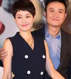 马伊琍离婚后严肃出镜,被粉丝彩虹屁逗笑
