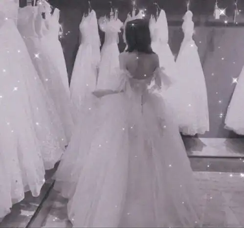 分享一组少女心婚纱头像
