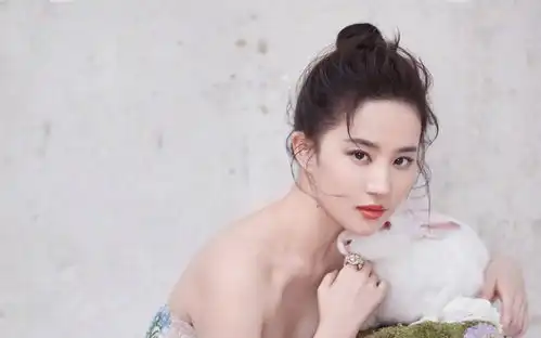 19岁的刘亦菲就是女团c位的天花板又美又甜,不愧是第一代女神
