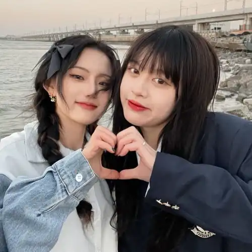 闺蜜头像你一口我一口,喝完哭成狗
