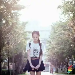 代码女神爆红网络学拍清新脱俗少女人像
