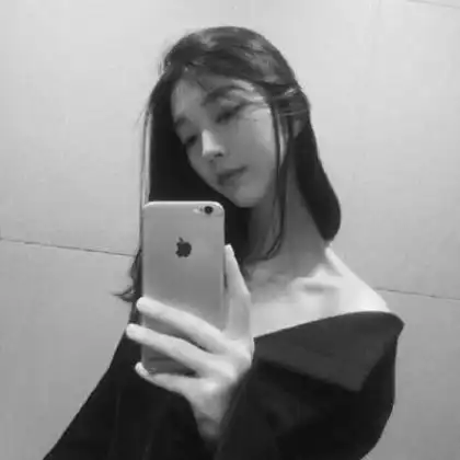 qq情侣头像黑白一男一女高冷,满脑子都是你
