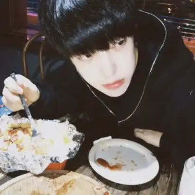 2023最新高清帅气真人男生头像
