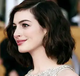 这个发型,30妇女合适哇难弄哇
