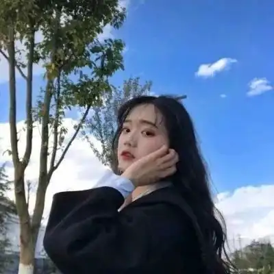 可爱且迷人的小姐姐头像
