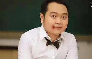 曾被星爷赏识一炮而红,被誉为最丑男人之一,如今36岁发福成萌叔
