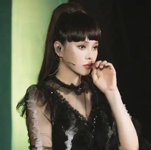 美人计50岁的女人有多少可能伊能静钟丽缇给了示范
