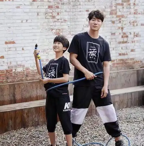 爸爸身上几个特征,容易遗传给孩子,后一个专坑男娃
