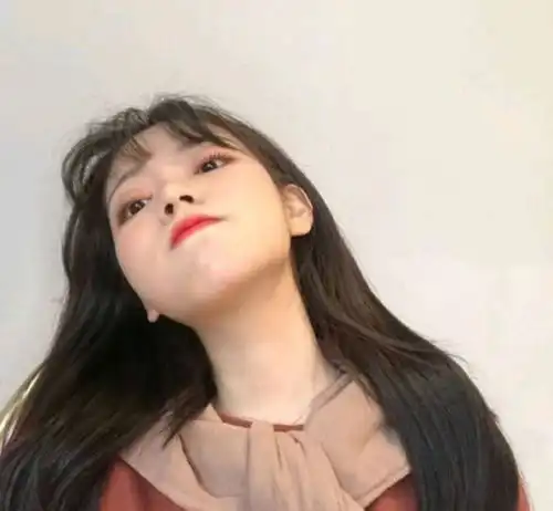 不管男女,脸上若有这些特征,建议多露额头
