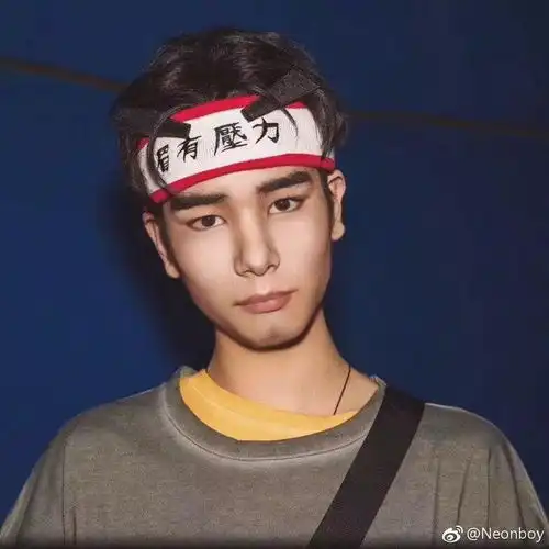 沙雕网友又在拿租房小吴搞事,只能说这届网友各个都是大神啊
