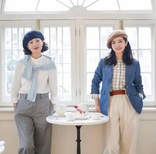 50岁女人如何穿搭学三木妈妈的极简风搭配,精致又有女人味
