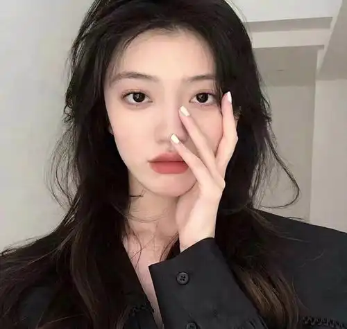 想拥有白皙透亮的皮肤几款护肤精华液,让你有光泽丝滑的脸庞
