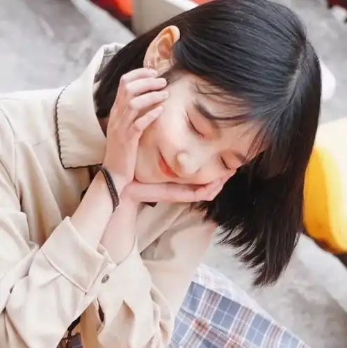 情感美文翻遍了余生的黄历,除了爱你诸事不宜
