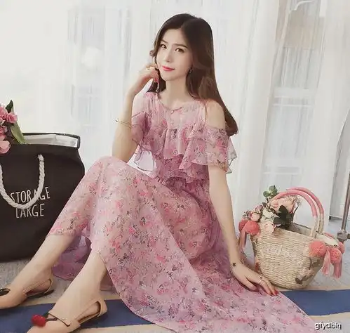 夏季清新出行,碎花裙助攻你的魅力
