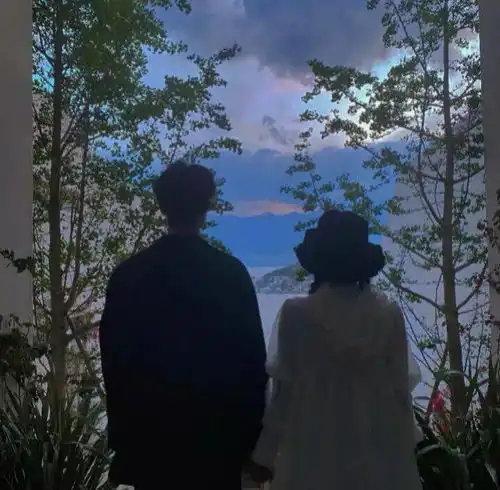 情侣头像丨超火真人古风可爱超污情侣头像
