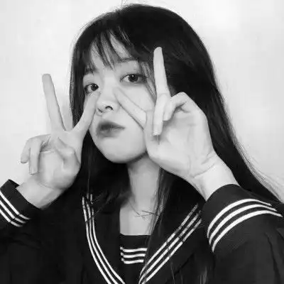 个性黑白女生头像,让时光走的缓慢些吧
